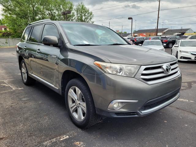 used 2012 Toyota Highlander car, priced at $13,400