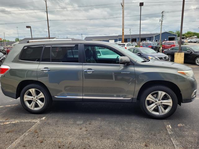 used 2012 Toyota Highlander car, priced at $13,400