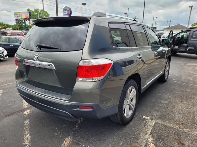 used 2012 Toyota Highlander car, priced at $13,400