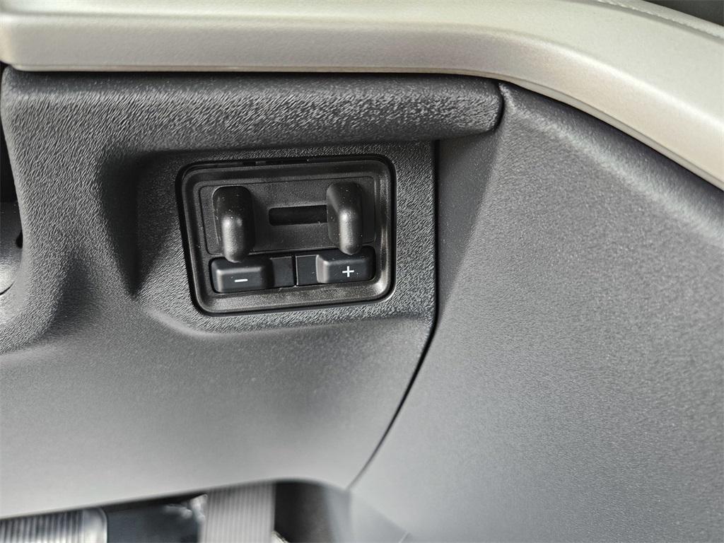 new 2025 Ford Expedition car, priced at $64,715