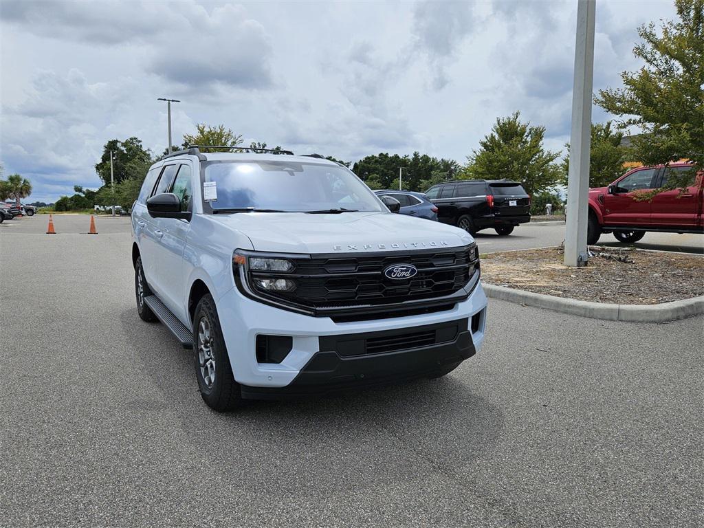new 2025 Ford Expedition car, priced at $64,715