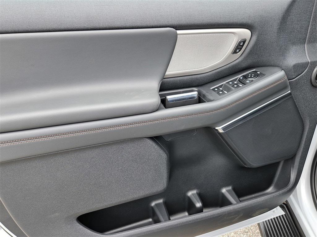 new 2025 Ford Expedition car, priced at $64,715