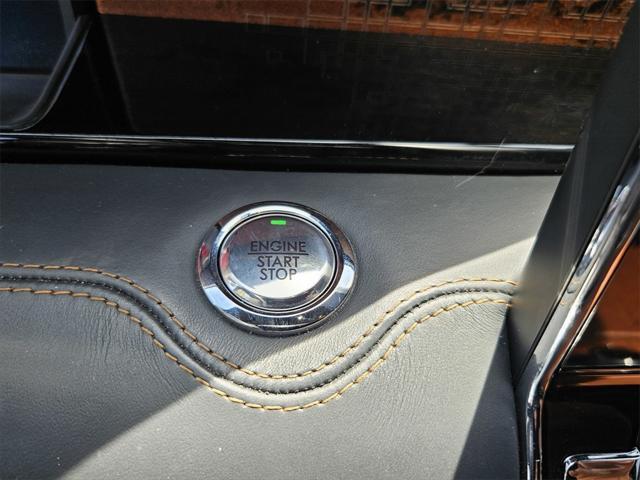 used 2022 Lincoln Navigator car, priced at $59,481