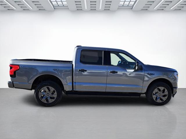 new 2024 Ford F-150 Lightning car