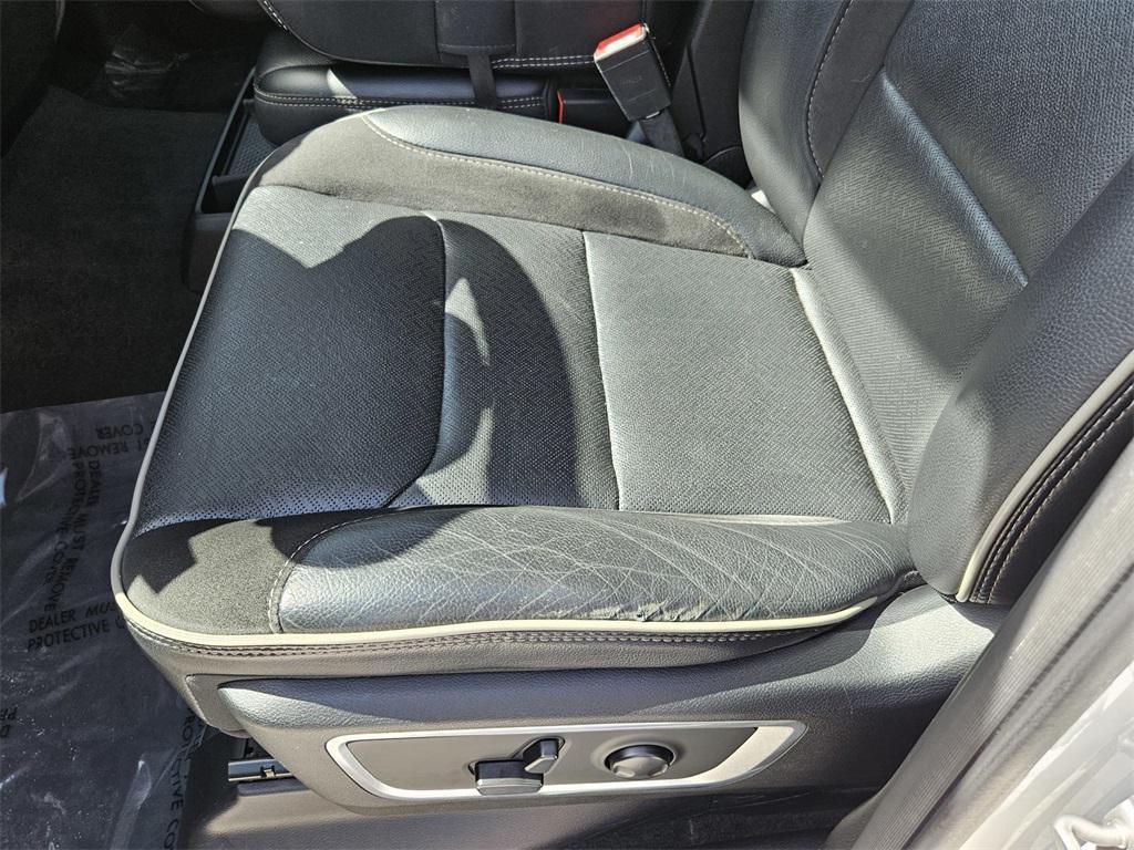used 2022 Ram 1500 car, priced at $33,125