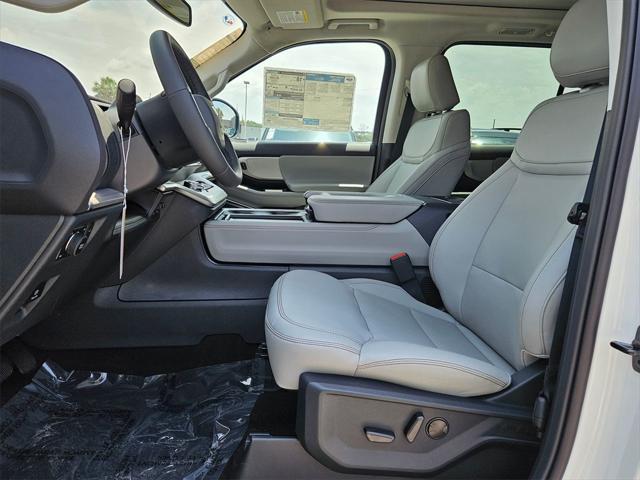 new 2025 Ford Expedition car, priced at $72,925