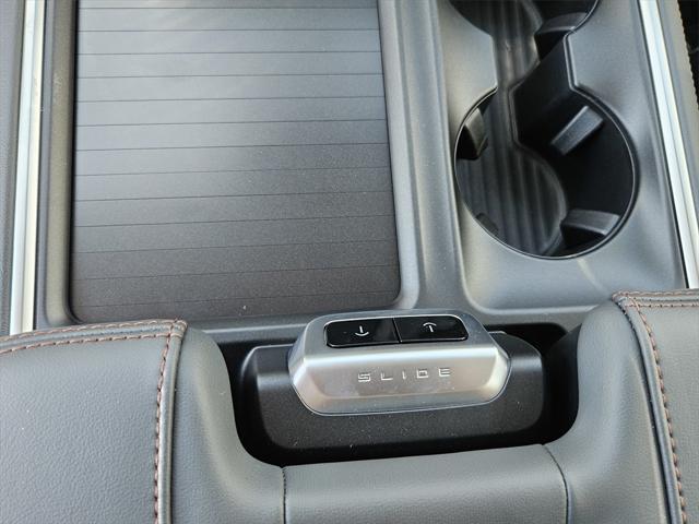 new 2025 Ford Expedition car, priced at $72,920