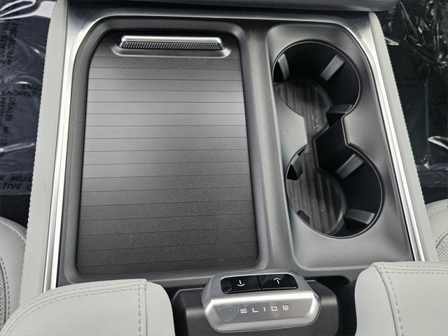new 2025 Ford Expedition car, priced at $80,425