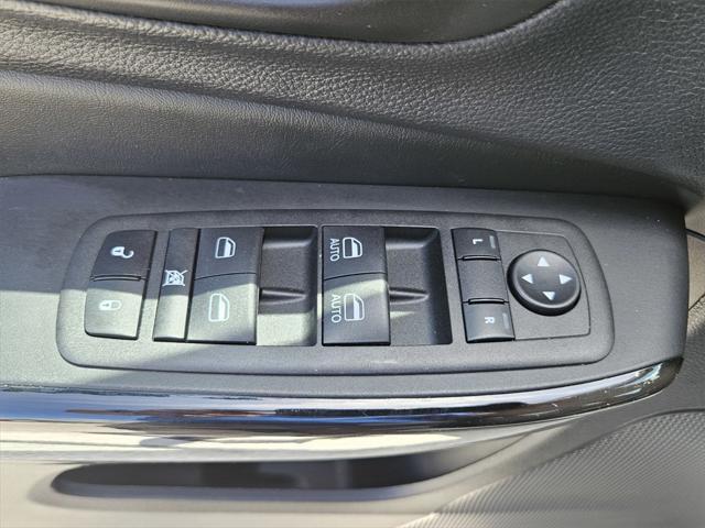 used 2023 Jeep Cherokee car, priced at $22,621