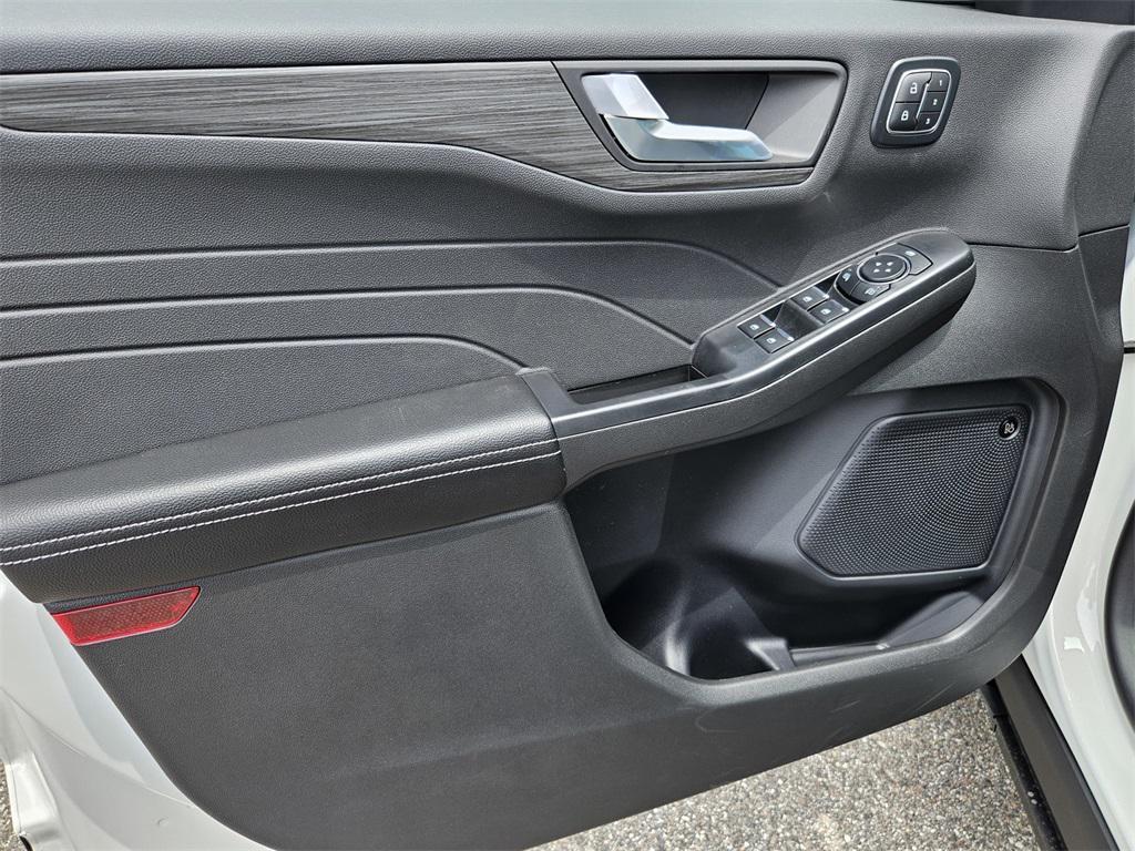 new 2025 Ford Escape PHEV car, priced at $38,943