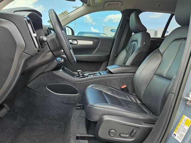 used 2022 Volvo XC40 car, priced at $22,591