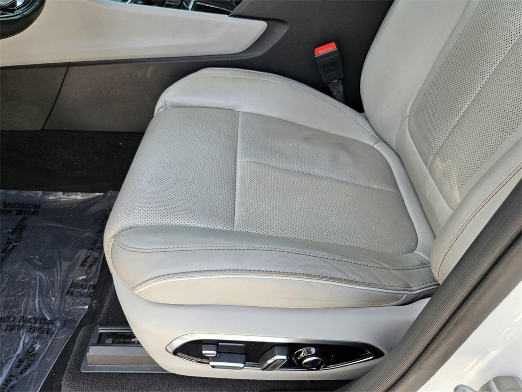 used 2021 Jeep Grand Cherokee L car, priced at $26,989