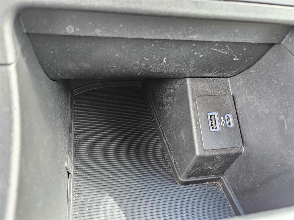 used 2024 Ford Edge car, priced at $24,992