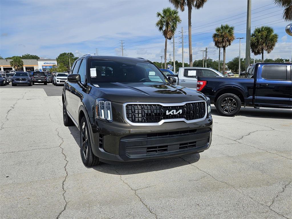 used 2023 Kia Telluride car, priced at $30,394