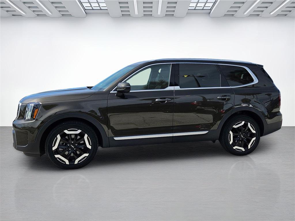 used 2023 Kia Telluride car, priced at $30,394