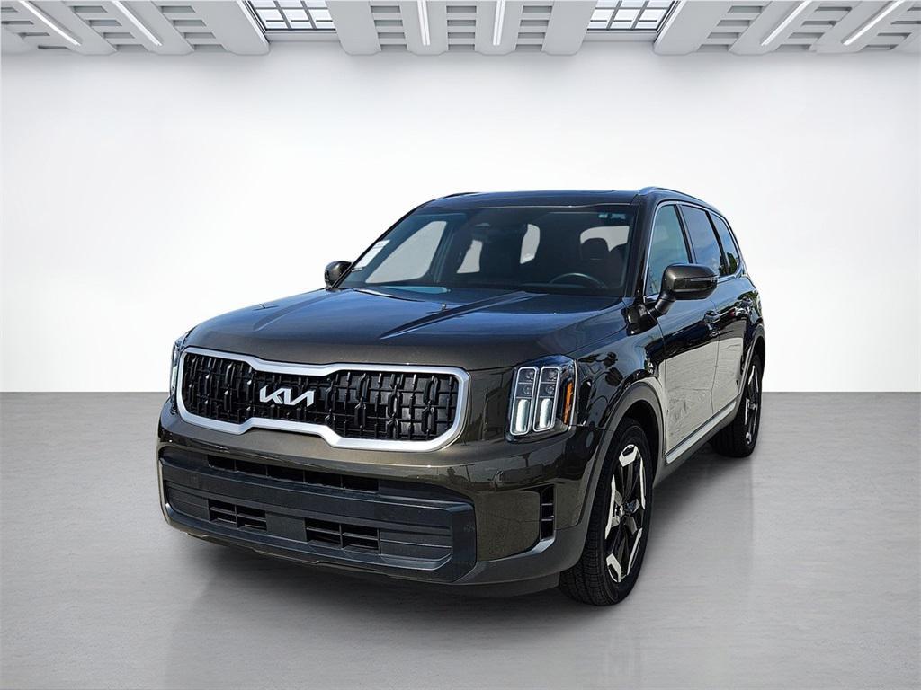 used 2023 Kia Telluride car, priced at $30,394