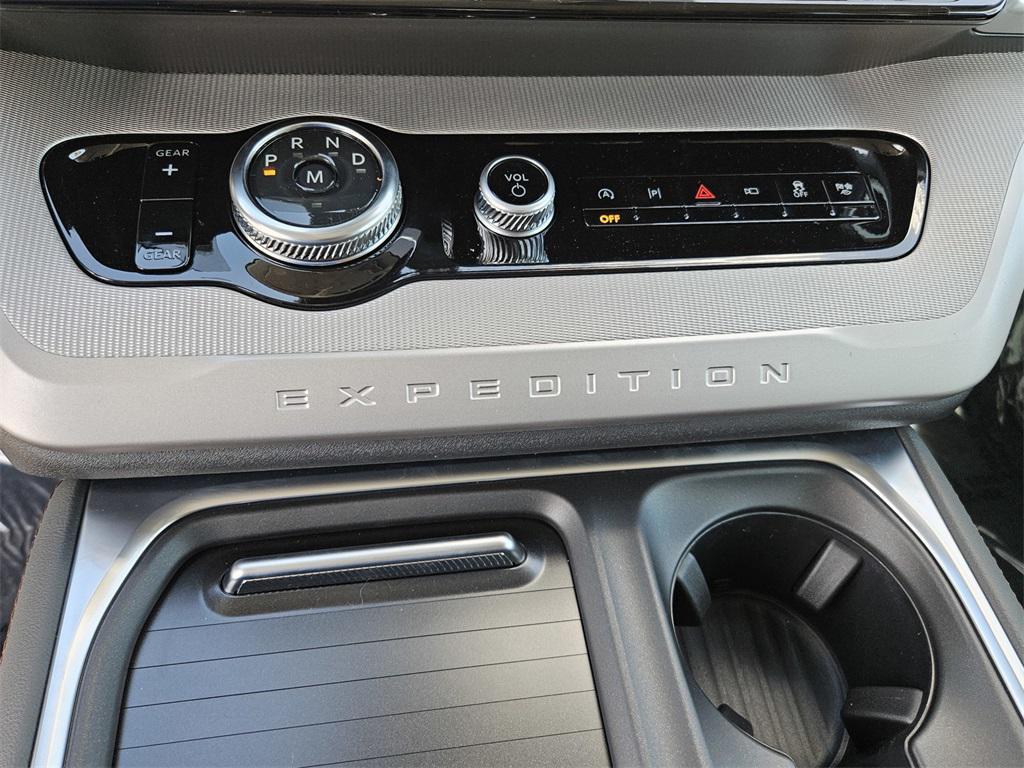 new 2025 Ford Expedition car, priced at $66,455