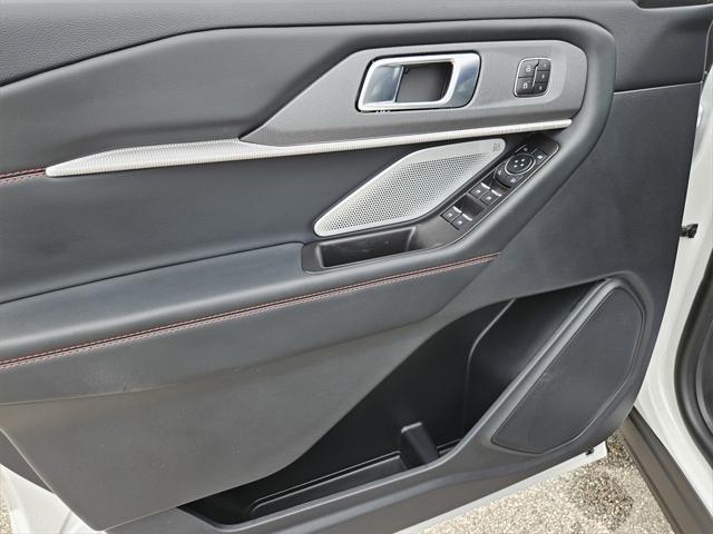 new 2025 Ford Explorer car, priced at $58,593