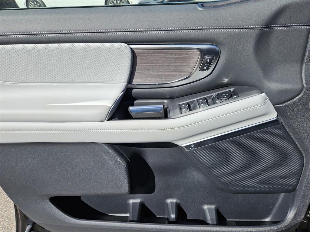 new 2025 Ford Expedition car, priced at $91,610