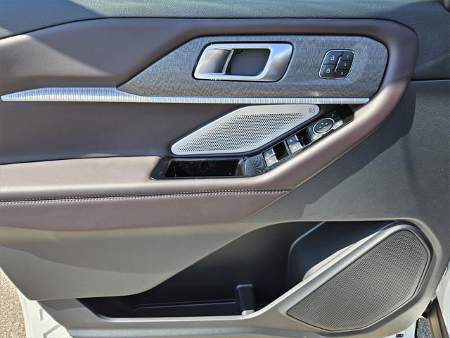 new 2025 Ford Explorer car, priced at $53,396