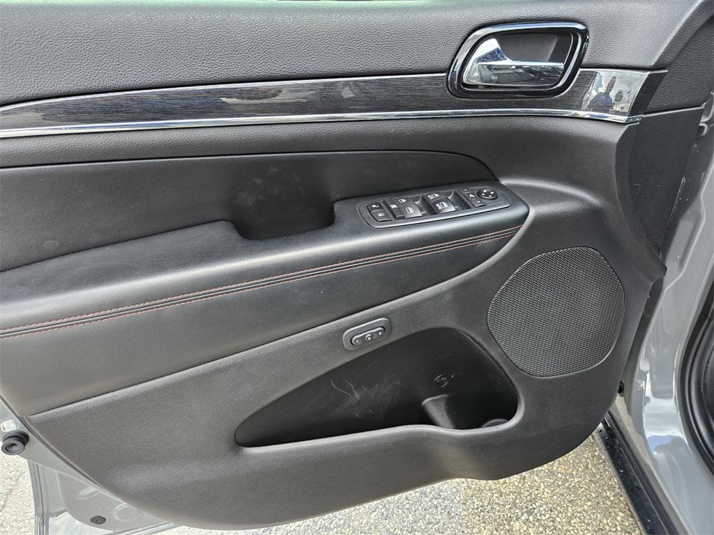 used 2020 Jeep Grand Cherokee car, priced at $19,793