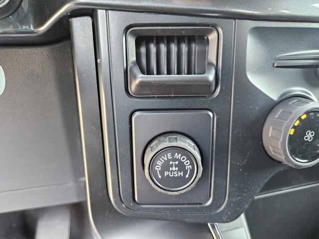 new 2025 Ford F-150 car, priced at $47,384