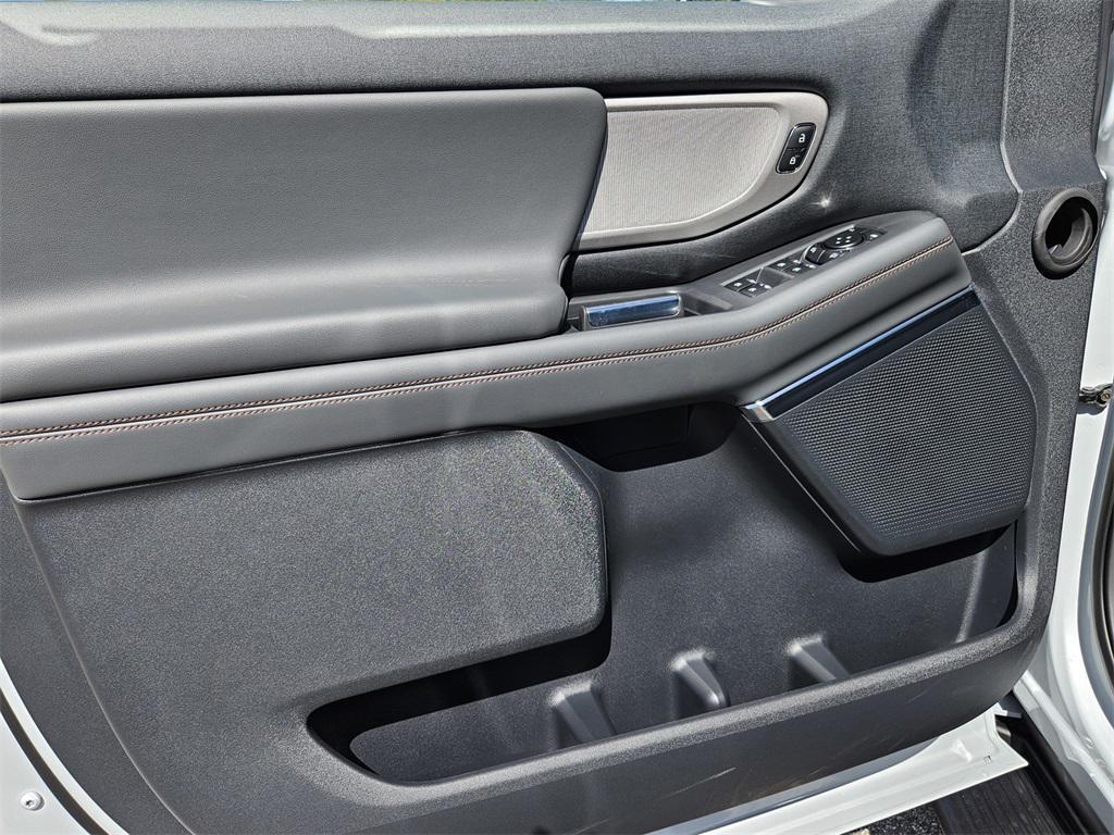 new 2025 Ford Expedition car, priced at $73,635