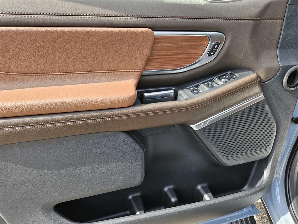 new 2025 Ford Expedition car, priced at $87,165