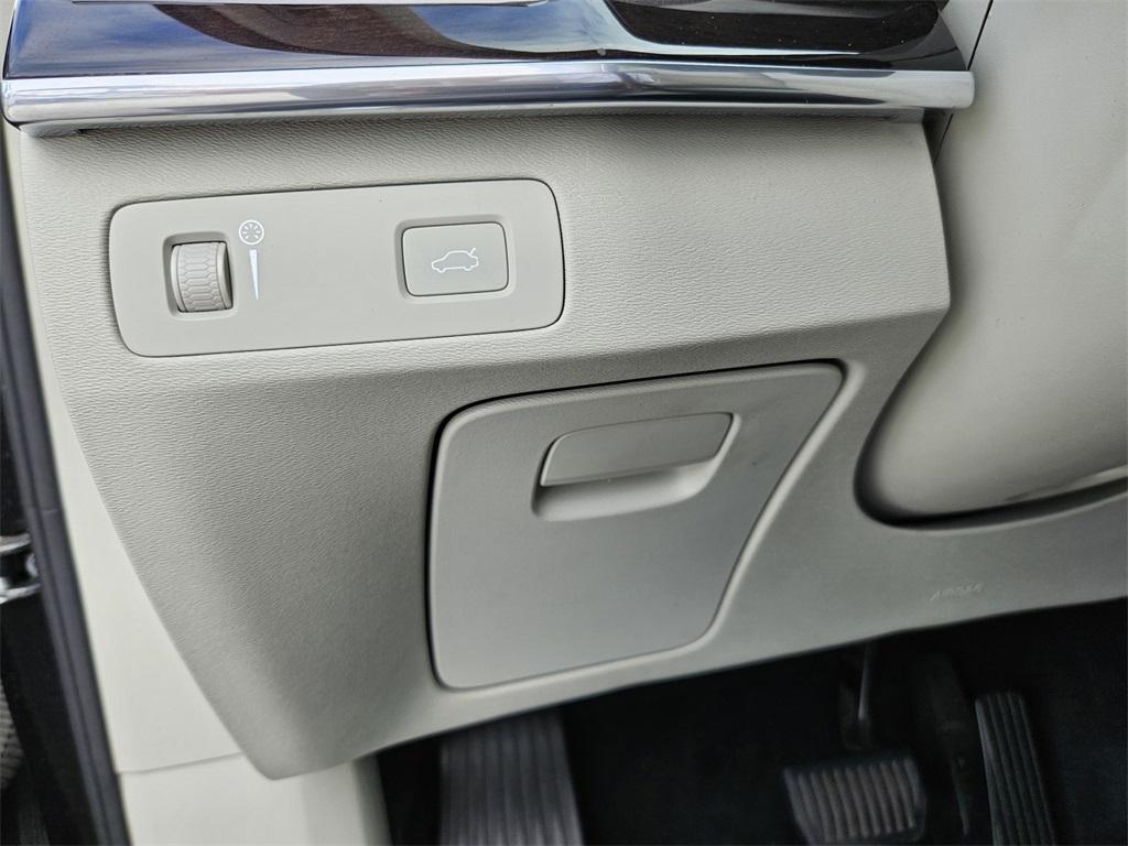used 2019 Volvo XC90 car, priced at $20,792