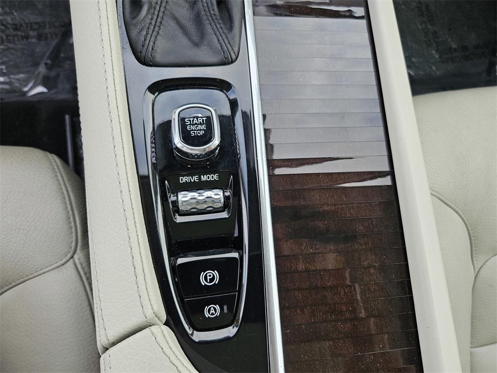 used 2019 Volvo XC90 car, priced at $20,792