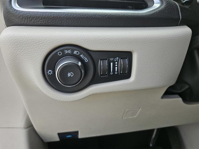 used 2024 Chrysler Pacifica car, priced at $35,792
