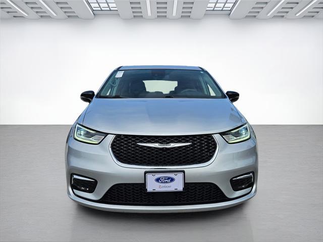 used 2024 Chrysler Pacifica car, priced at $35,792