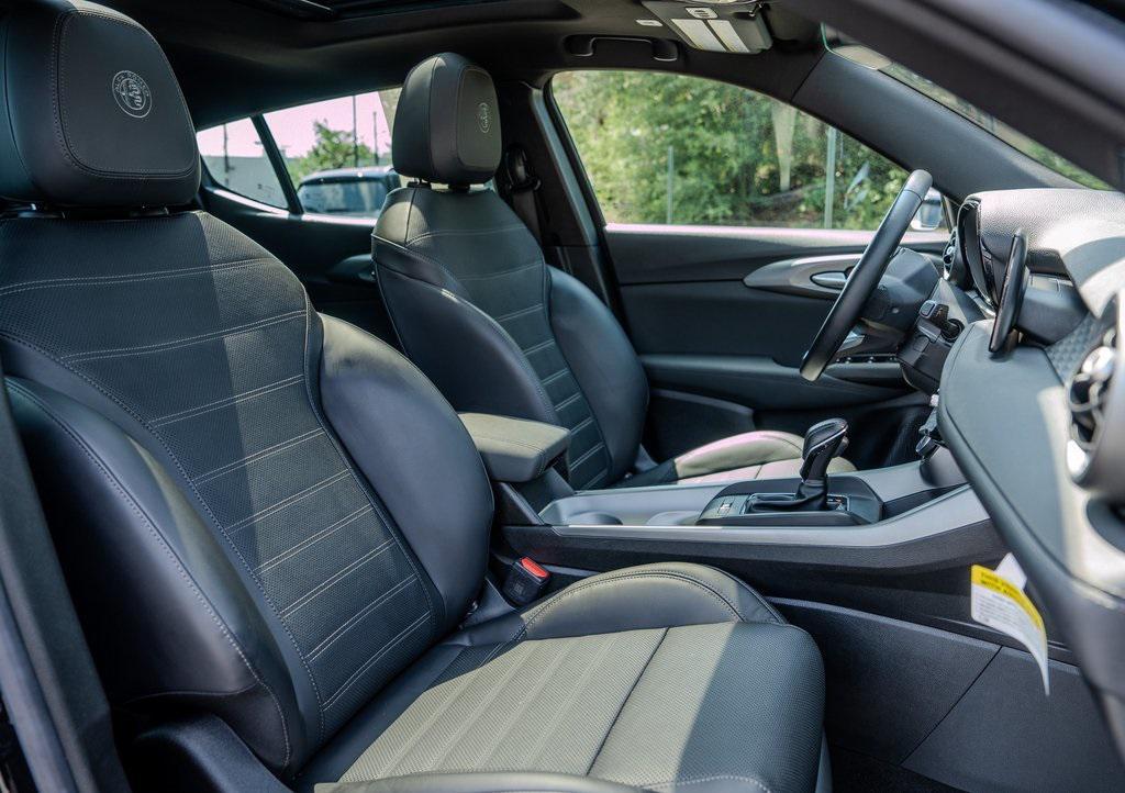 used 2024 Alfa Romeo Tonale car, priced at $31,899