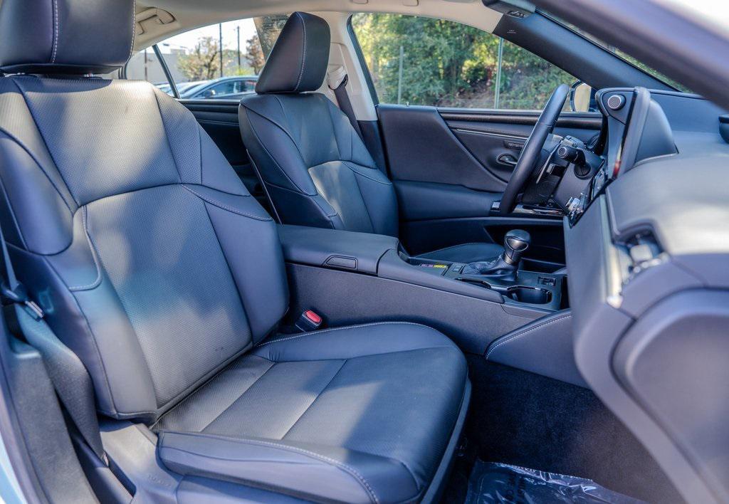 used 2023 Lexus ES 300h car, priced at $36,899