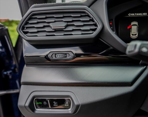 used 2022 Lamborghini Urus car, priced at $196,495