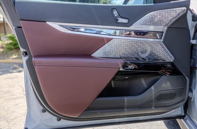 used 2023 BMW i7 car, priced at $73,913
