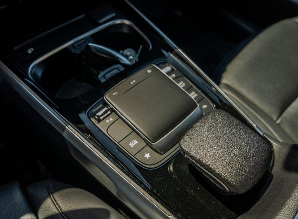 used 2022 Mercedes-Benz GLB 250 car, priced at $28,495