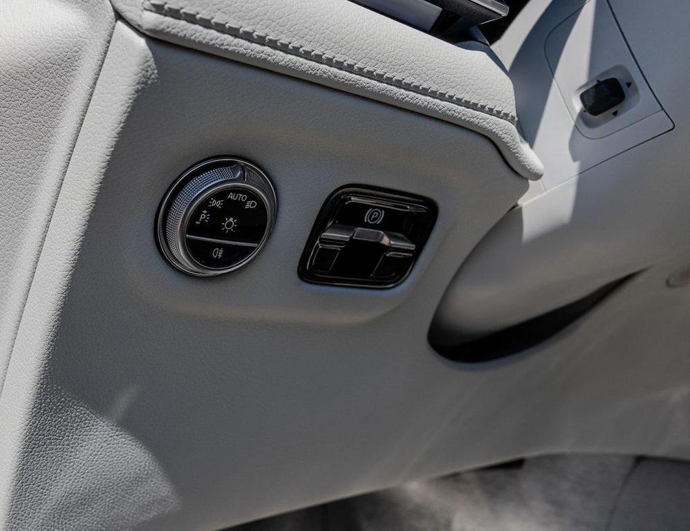 used 2023 Mercedes-Benz EQS 580 car, priced at $58,900