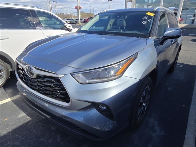 used 2022 Toyota Highlander car, priced at $34,965