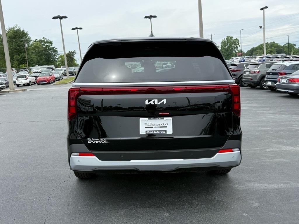 new 2025 Kia Carnival car, priced at $38,906
