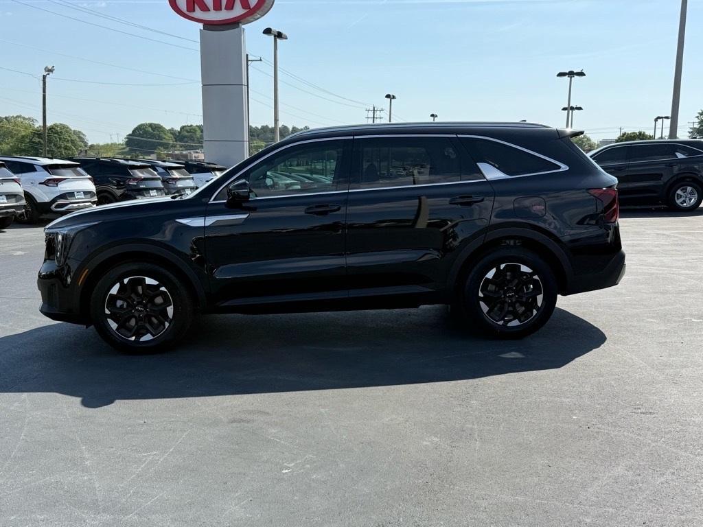 new 2025 Kia Sorento car, priced at $33,939
