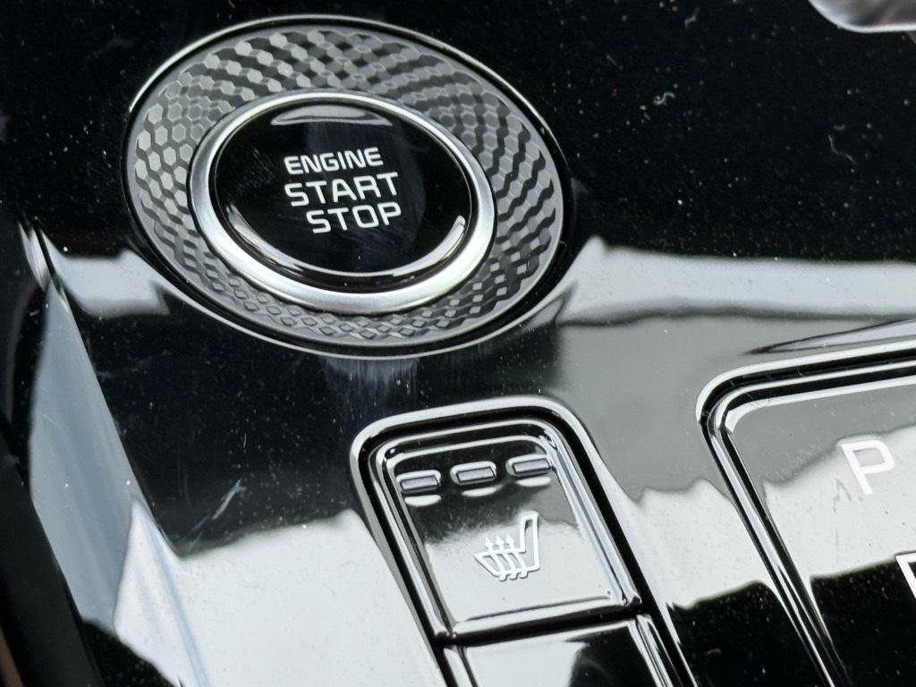 new 2025 Kia Niro car, priced at $29,167