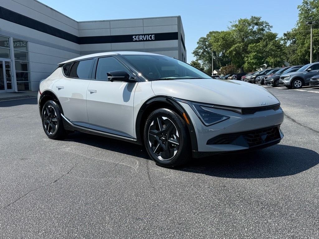 new 2025 Kia EV6 car, priced at $46,381