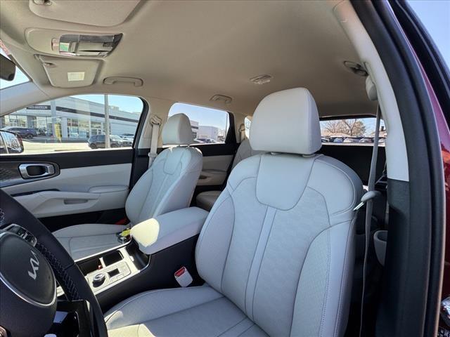 new 2025 Kia Sorento car, priced at $35,706
