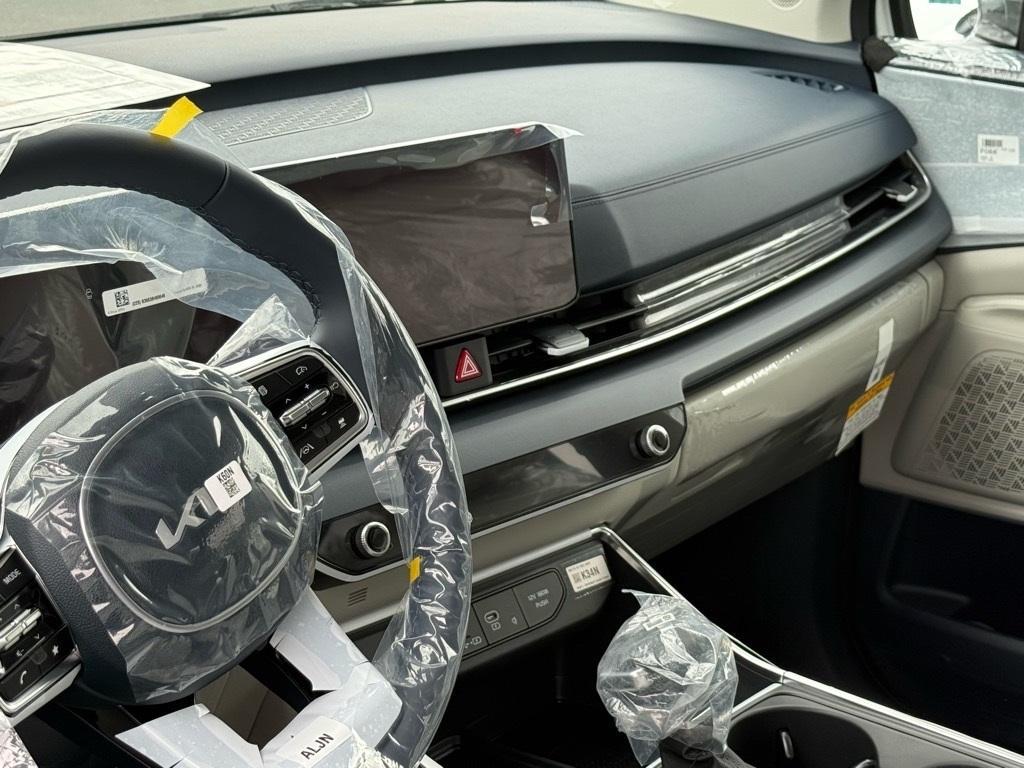 new 2025 Kia Carnival car, priced at $41,139