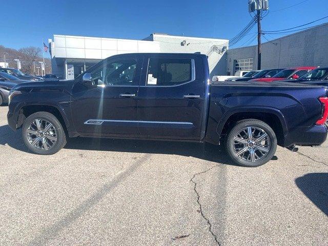 new 2024 Toyota Tundra Hybrid car