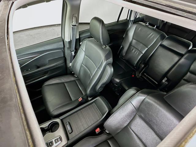 used 2022 Honda Pilot car, priced at $30,499