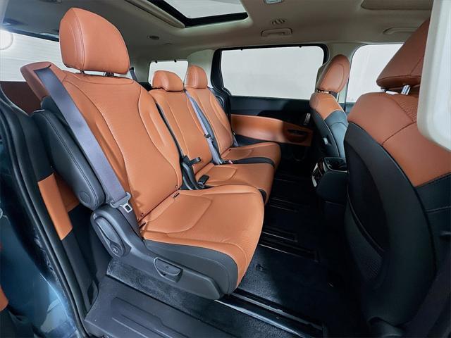used 2024 Kia Carnival car, priced at $43,898