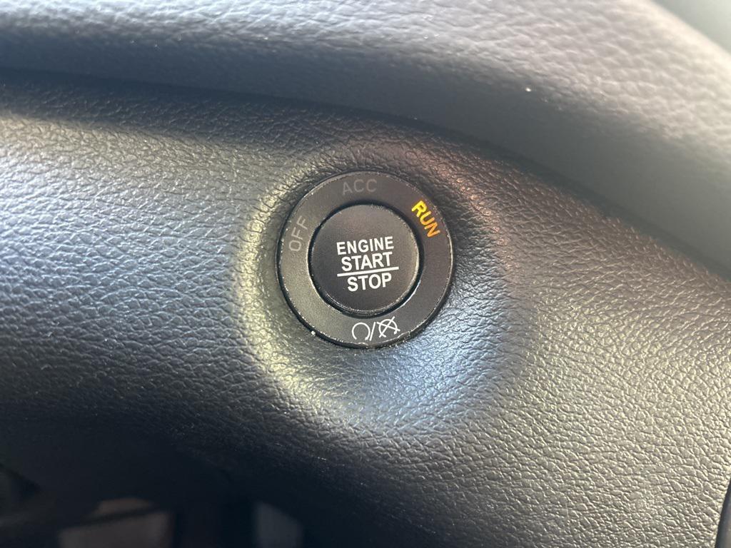 used 2022 Jeep Cherokee car, priced at $24,995