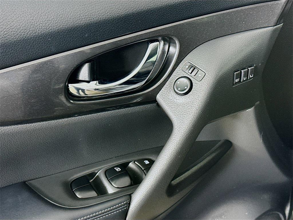 used 2018 Nissan Rogue car, priced at $13,000